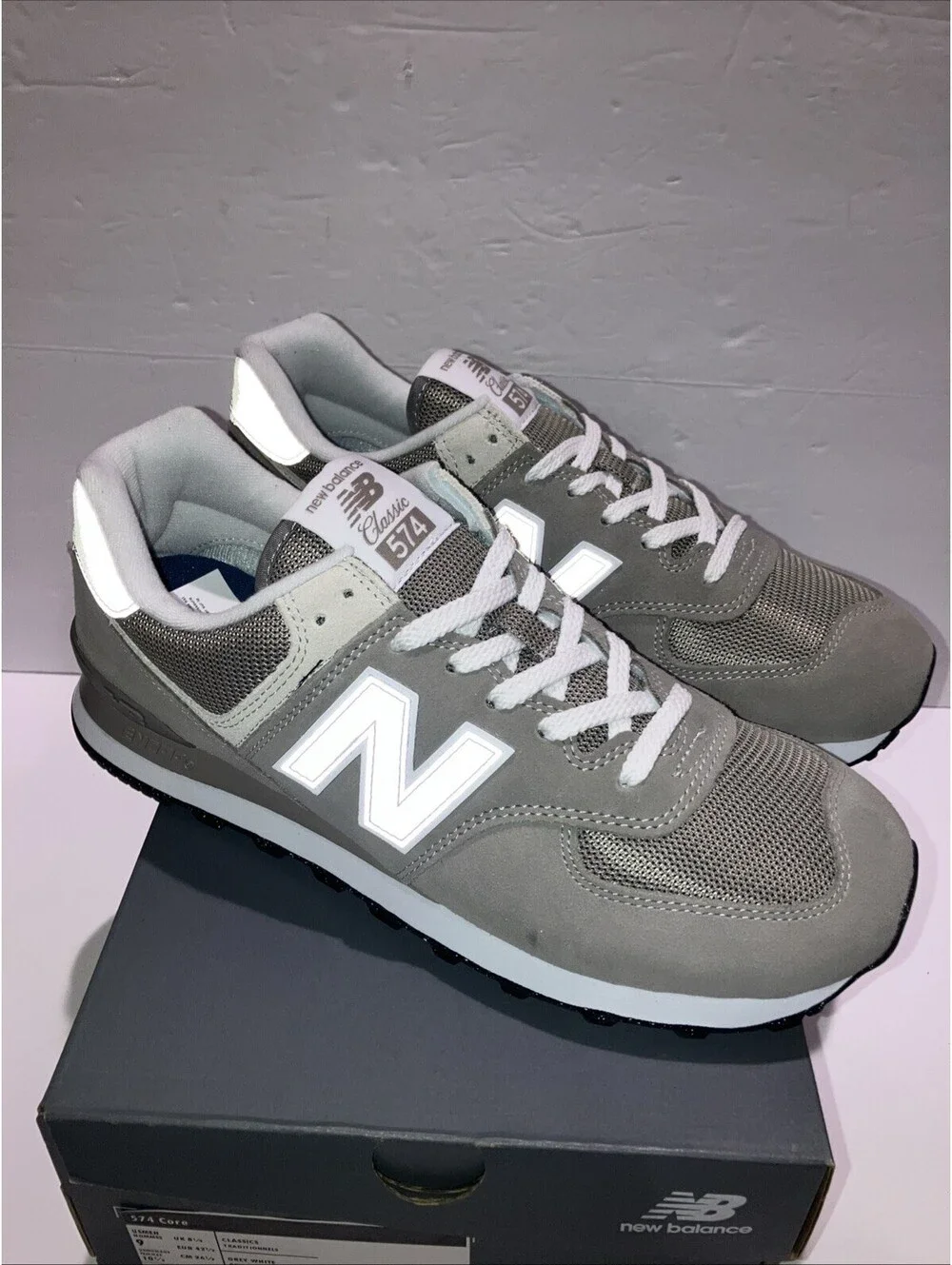 New Balance Men’s Size 9 574 Core Classics Gray/White ML574EVG NEW